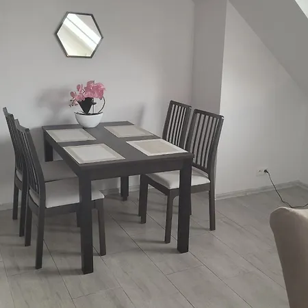 Kapitanski ウストカ